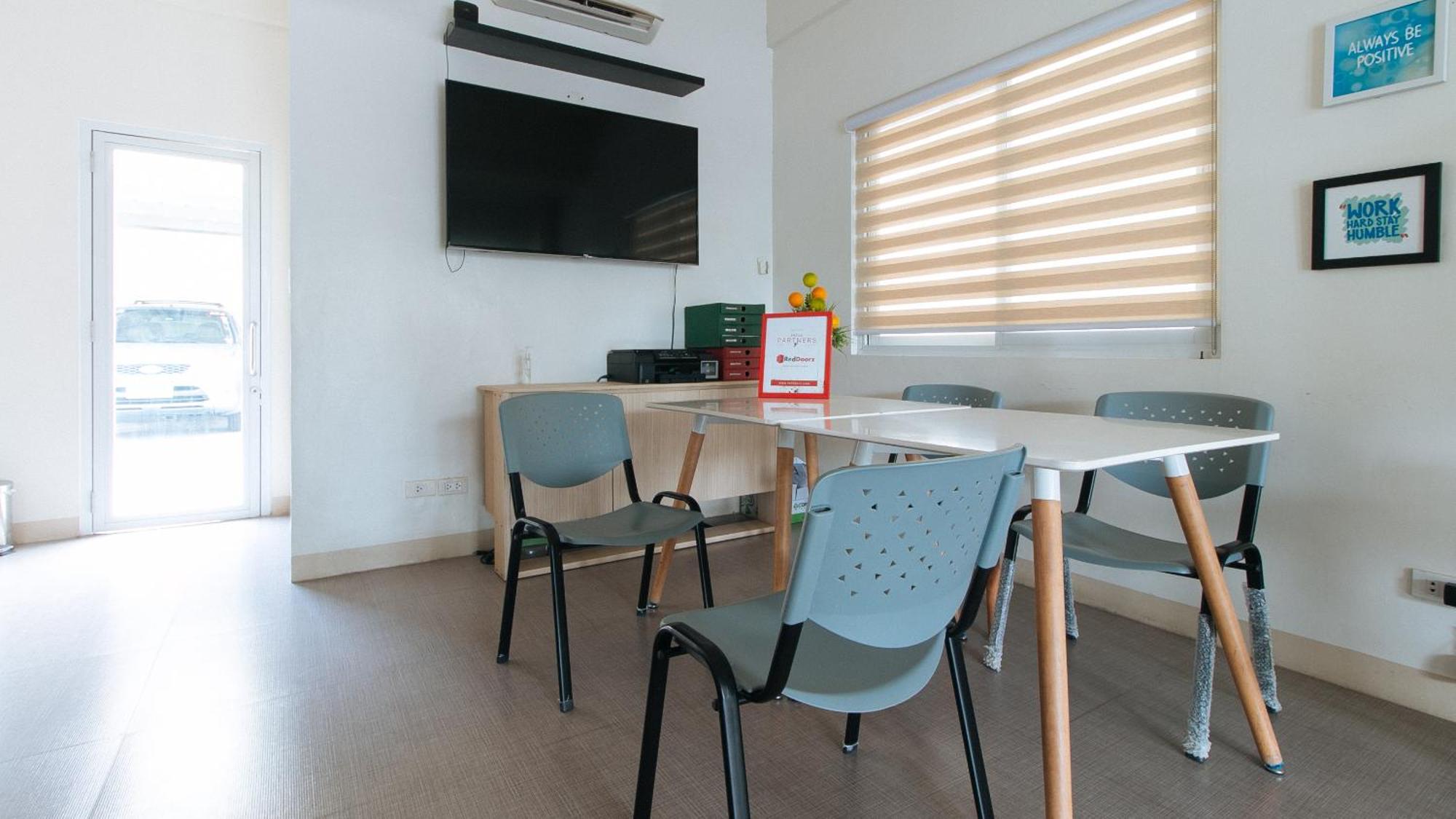 Reddoorz Plus At Alpina Heights Paranaque Paranaque City Exteriér fotografie